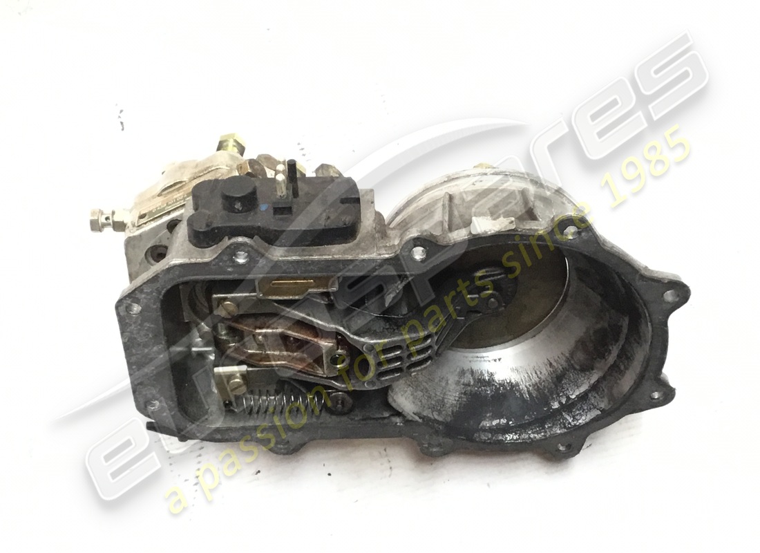 used ferrari ke jetronic fuel dist head complete. part number 70000642 (3)