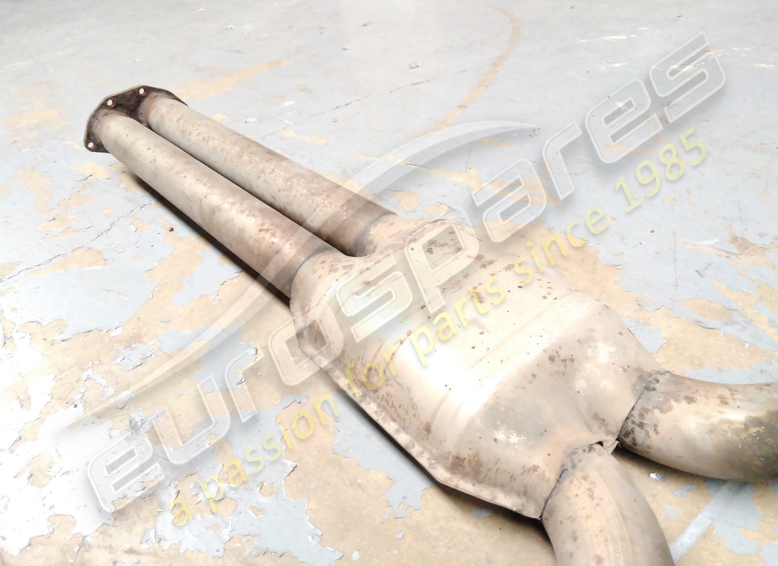 used maserati manifold with catalytic converter. part number 389005104 (3)