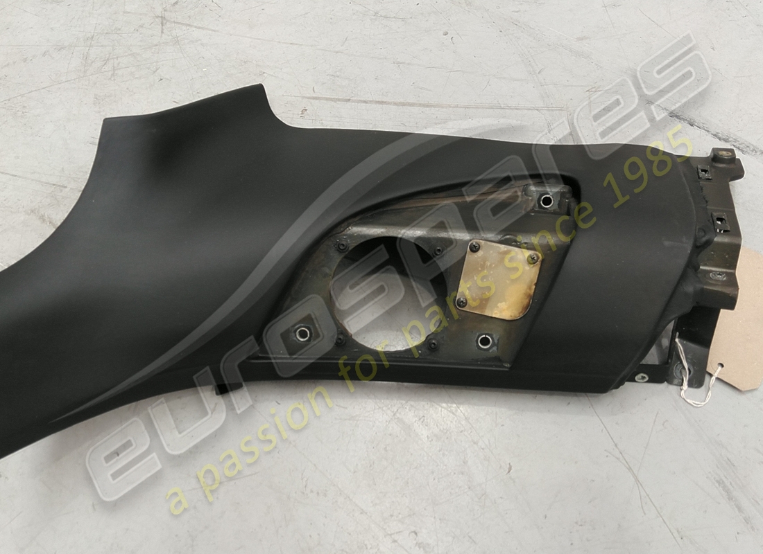 DAMAGED Ferrari FINIZIONE LATERALE SX.INF.CP . PART NUMBER 980215 (1)