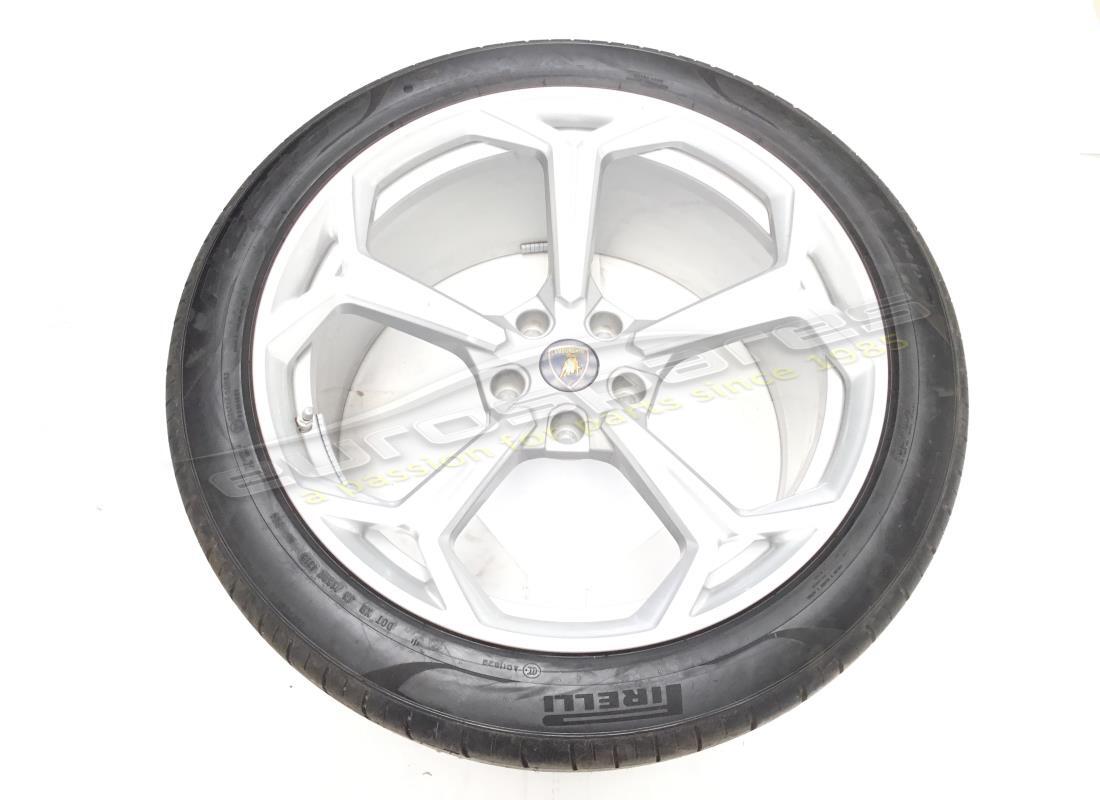 used lamborghini rear wheel. part number 4ml601025l (1)