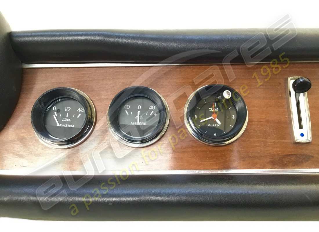 used ferrari dash complete lhd gtc. part number 2467600200 (3)