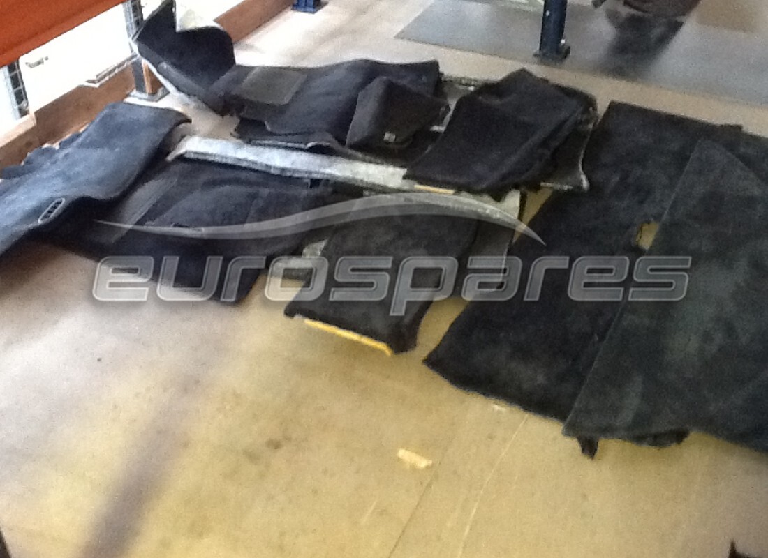 USED Ferrari CARPET SET . PART NUMBER FCPT006 (1)