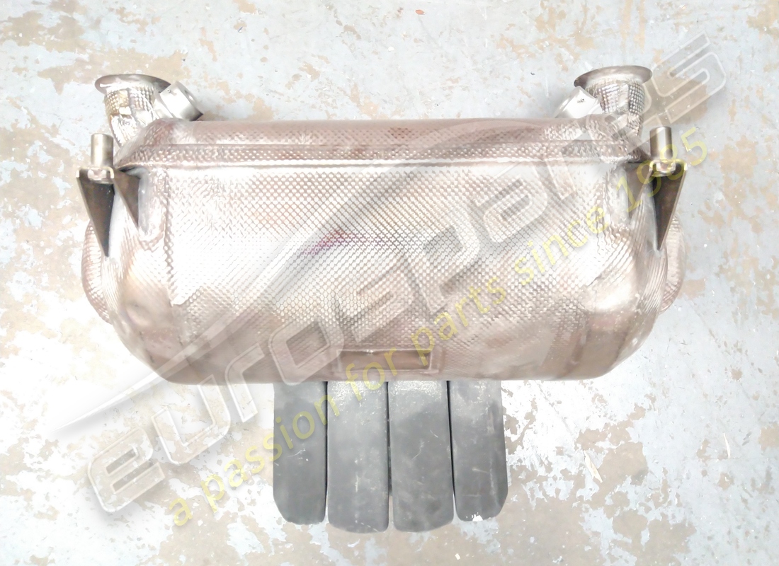 used lamborghini muffler. part number 470251051h (1)