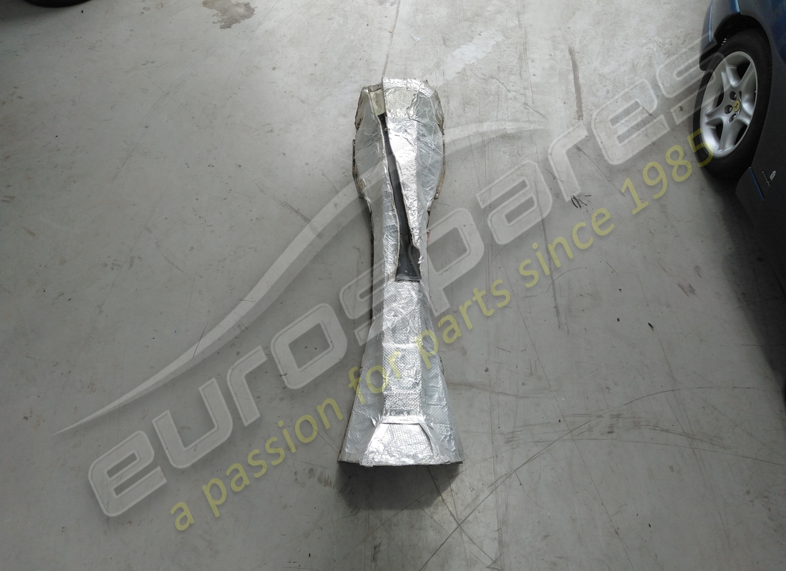 damaged ferrari tunnel insulation. part number 64699400 (1)