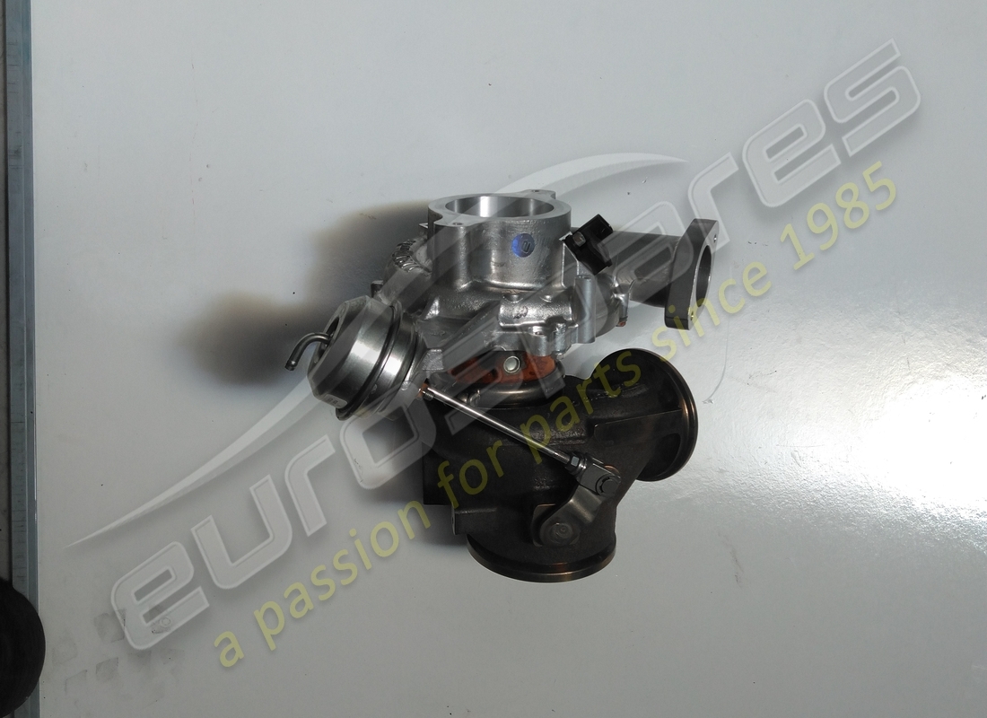 used ferrari rh turbocharger. part number 343098 (1)