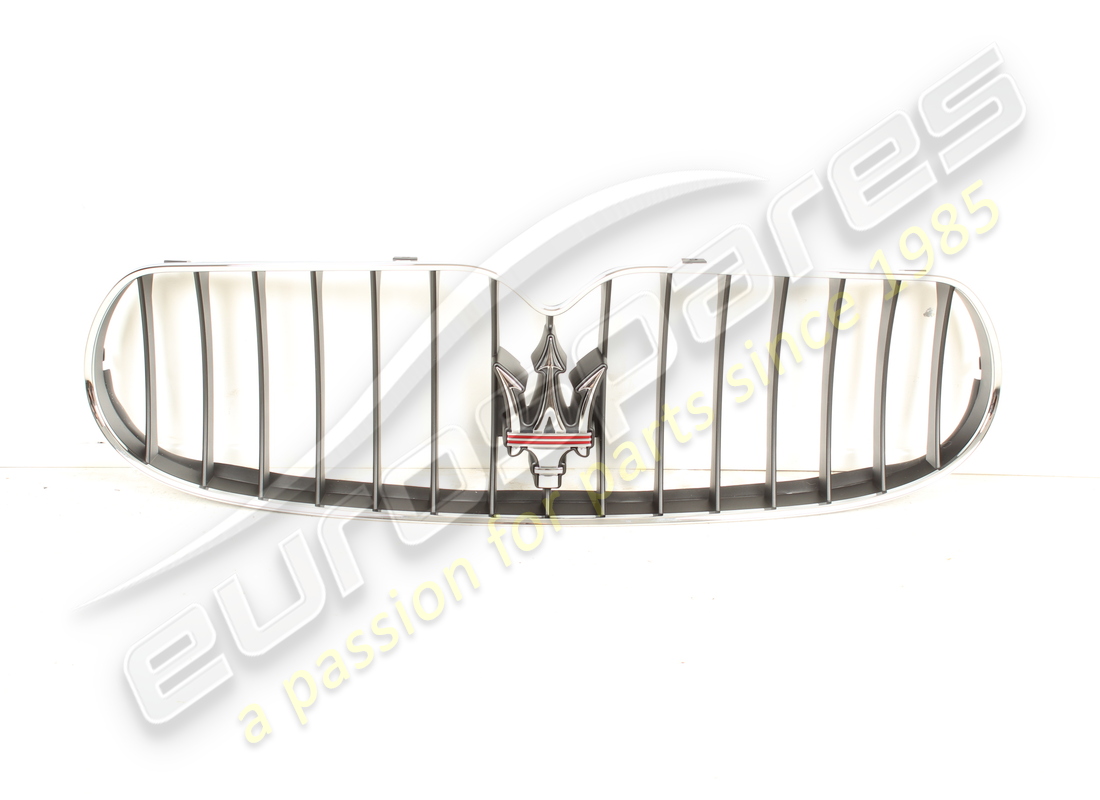 new maserati bumper grill black with chrome surround (parking sensor type). part number 81256000 (1)