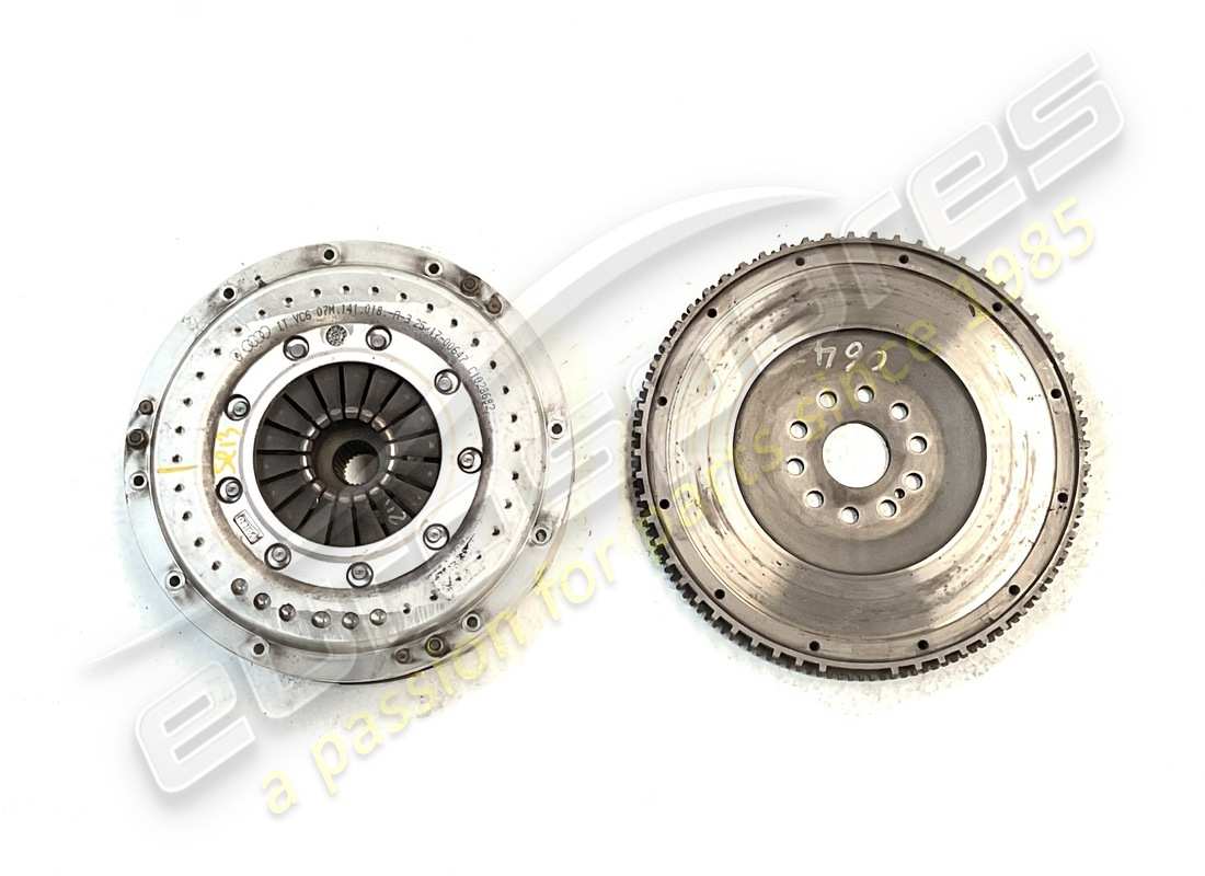 USED Lamborghini CLUTCH WITH FLYWHEEL . PART NUMBER 07M105269D (1)