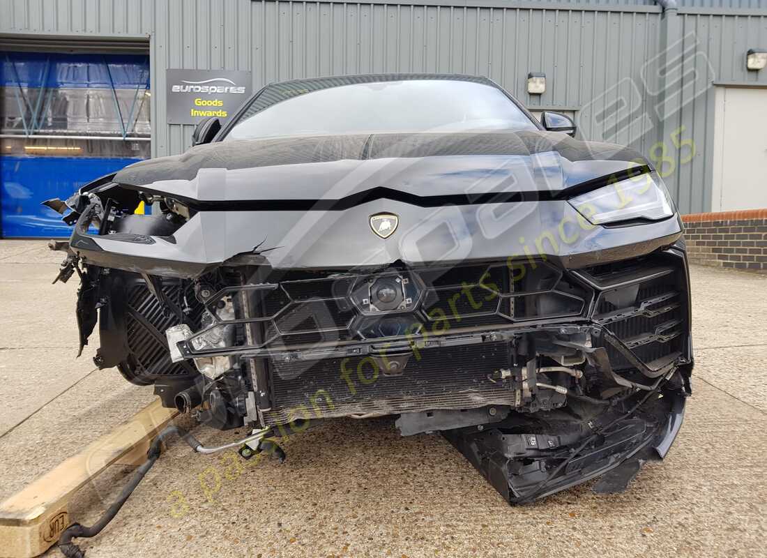 lamborghini urus (2020) with 16,266 miles, being prepared for dismantling #8