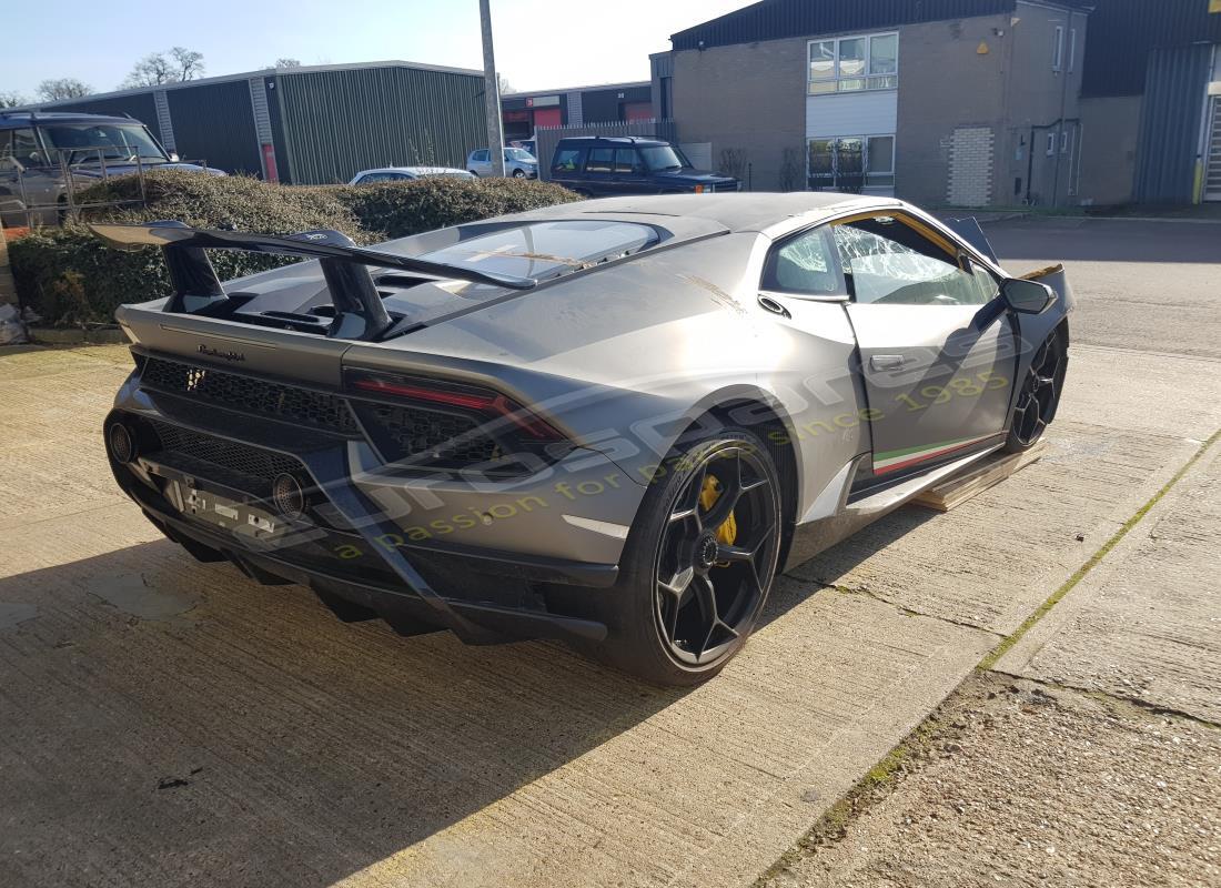 lamborghini performante coupe (2018) with 0 miles, being prepared for dismantling #5