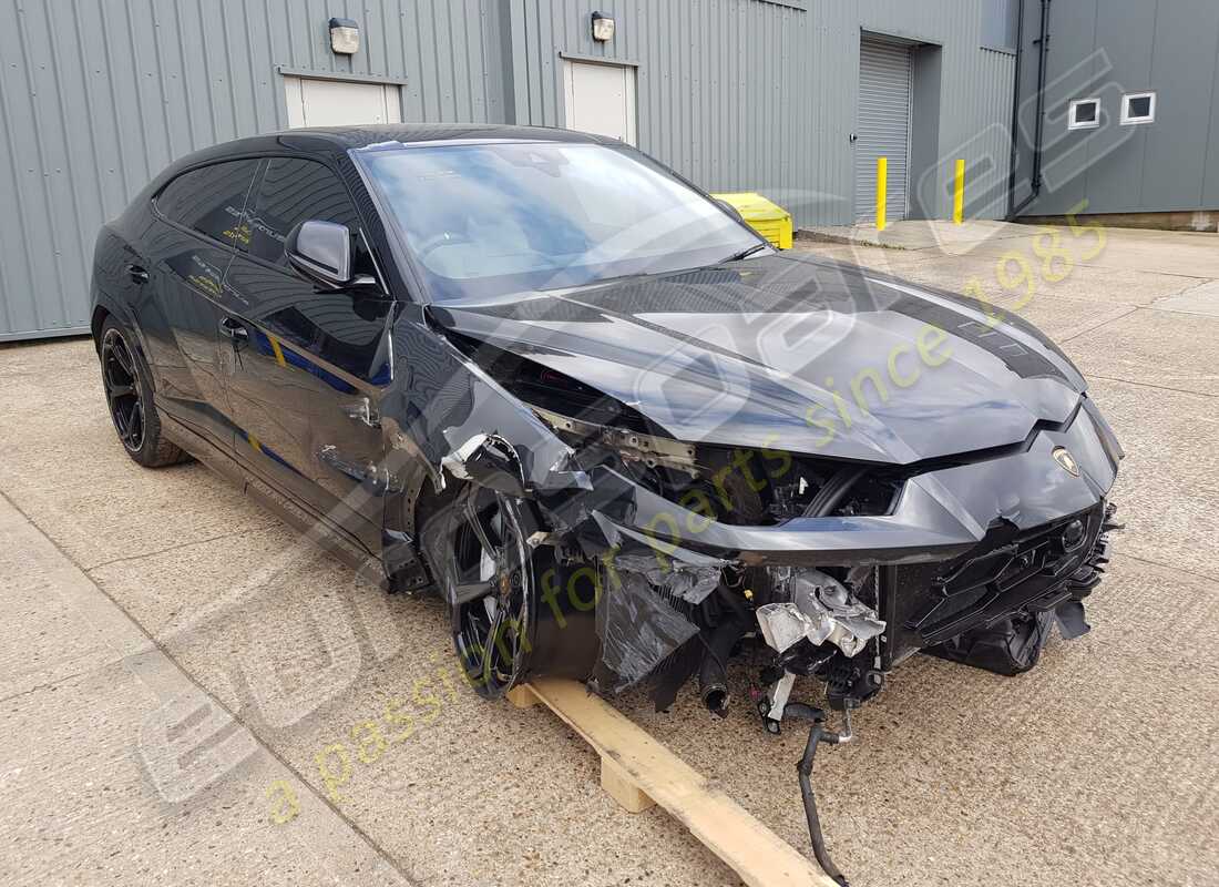 lamborghini urus (2020) with 16,266 miles, being prepared for dismantling #7