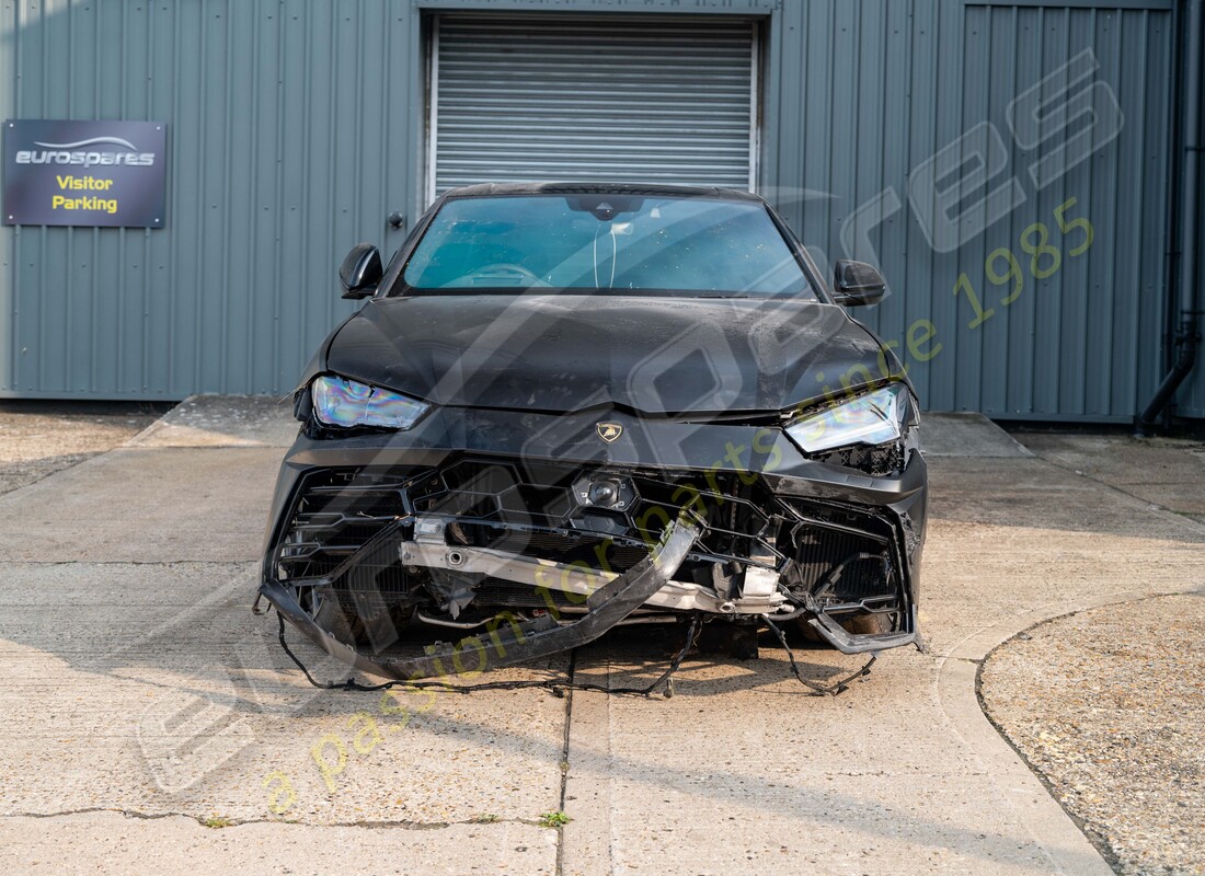 lamborghini urus (2022) with 11402, being prepared for dismantling #8