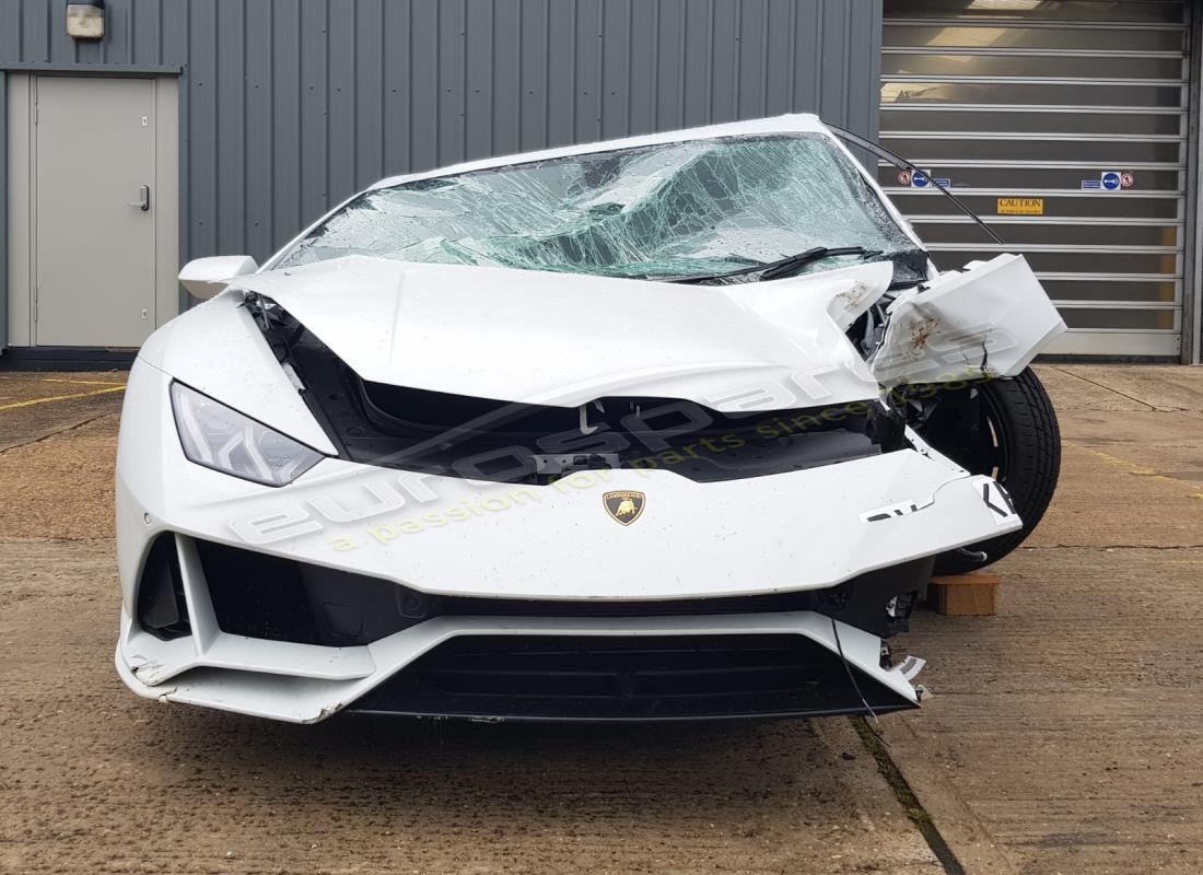 lamborghini evo coupe (2020) with 5,552 miles, being prepared for dismantling #8