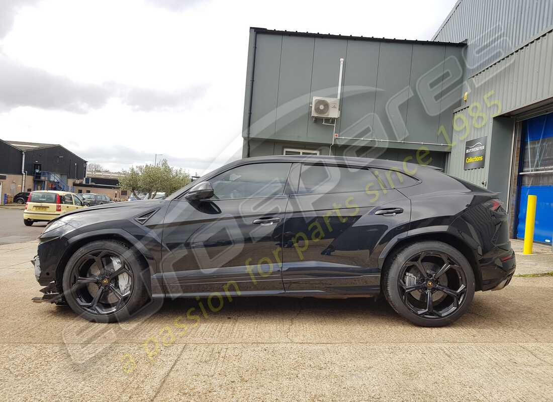 lamborghini urus (2020) with 16,266 miles, being prepared for dismantling #2