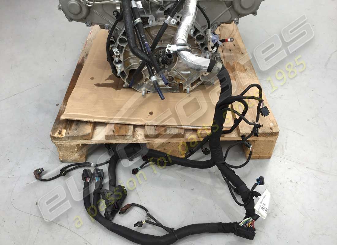 used ferrari f8 engine. part number 985000334 (9)