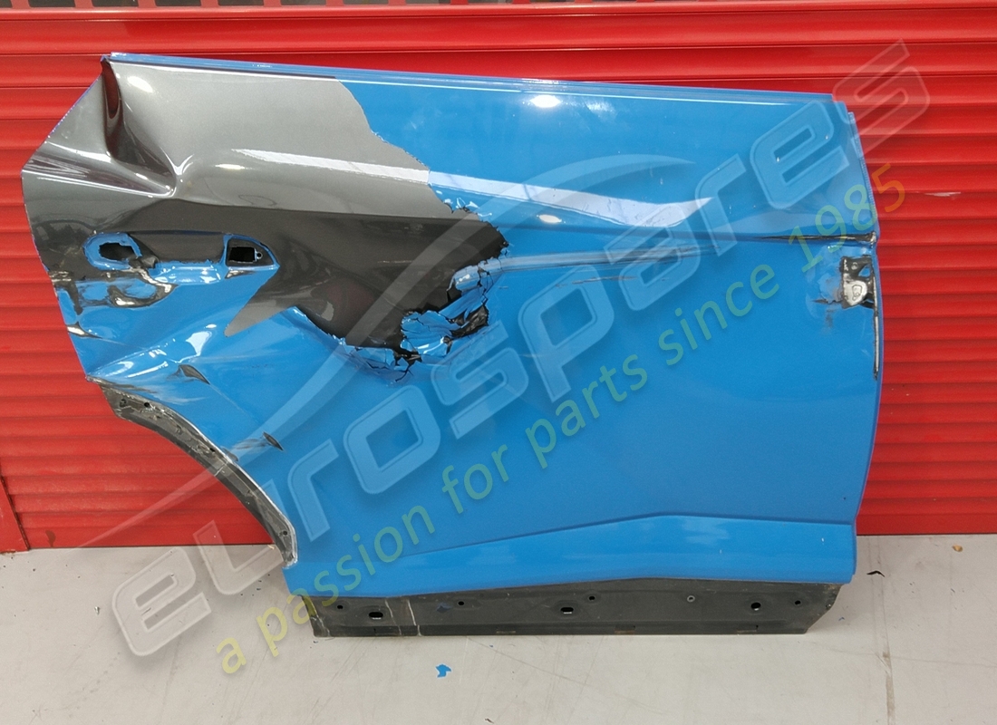 DAMAGED Lamborghini RH REAR DOOR . PART NUMBER 4ML833052A (1)