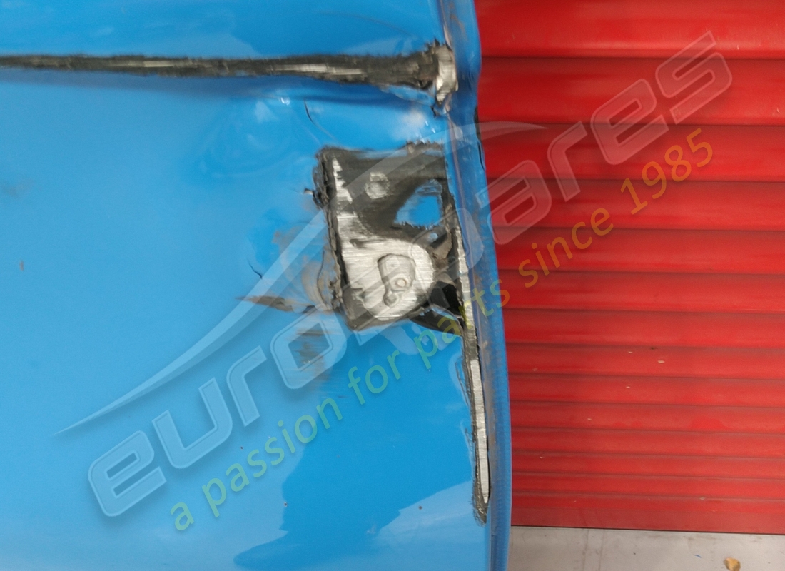 damaged lamborghini rh rear door. part number 4ml833052a (2)