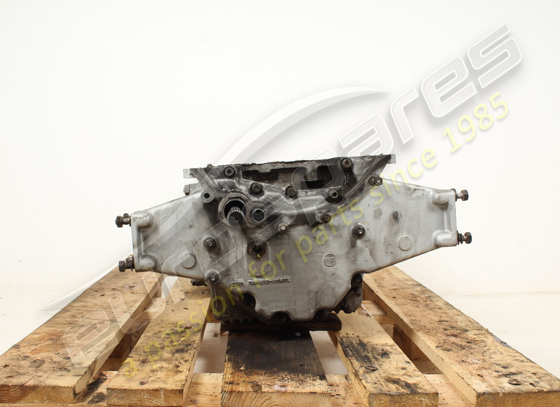 used ferrari complete gearbox (exchange). part number 126081 (2)