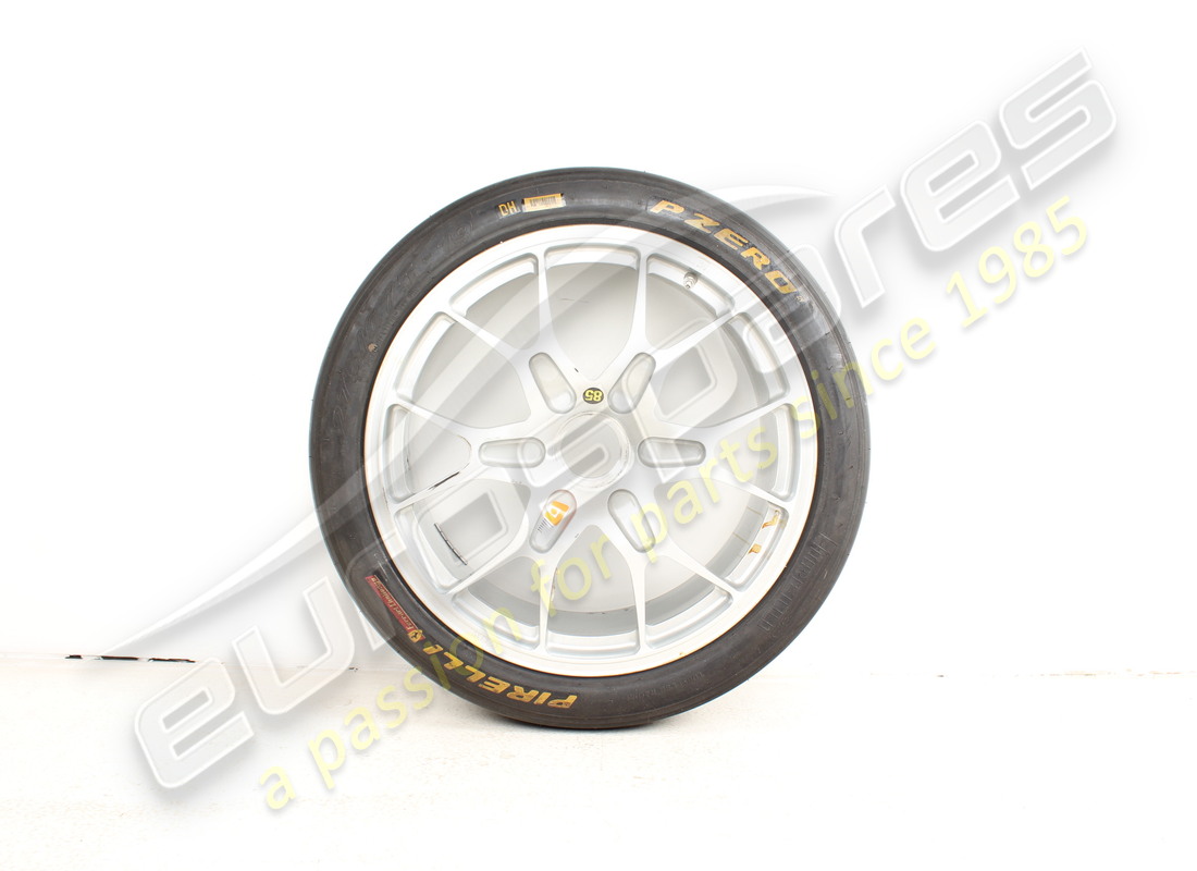 DAMAGED Ferrari FRONT WHEEL . PART NUMBER 341319 (1)