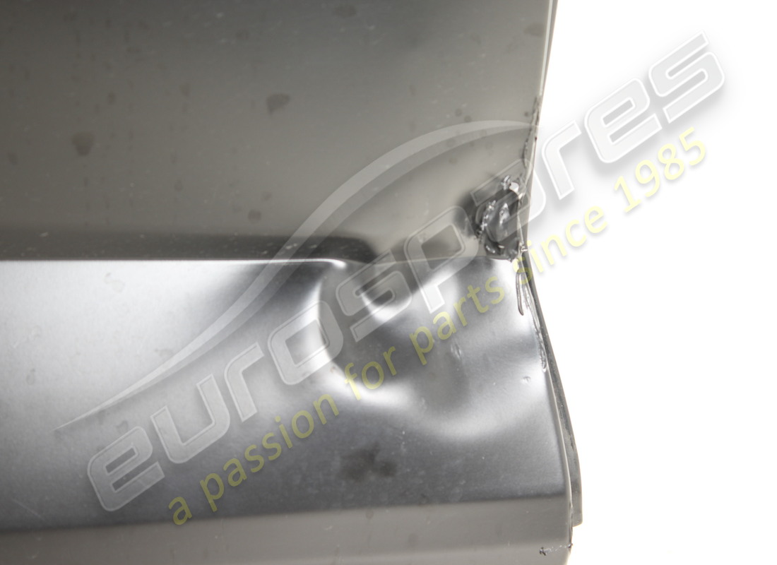 damaged lamborghini rh rear door. part number 4ml833052a (2)