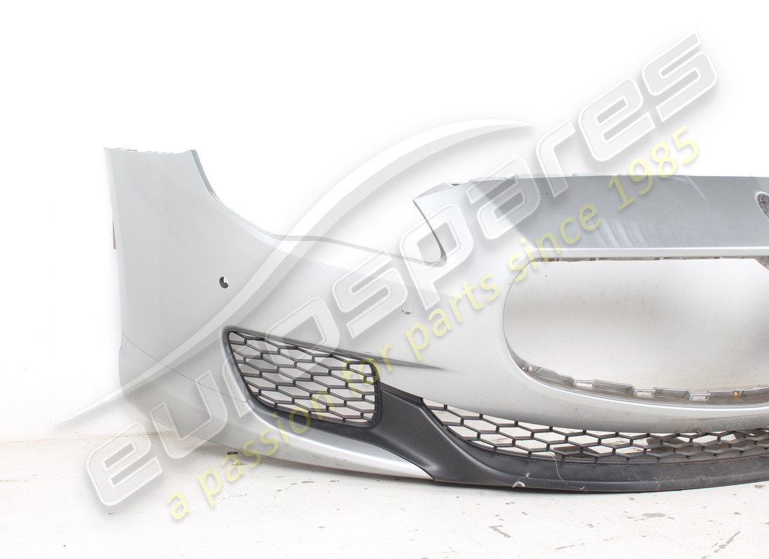 used maserati front bumper. part number 673000020 (2)