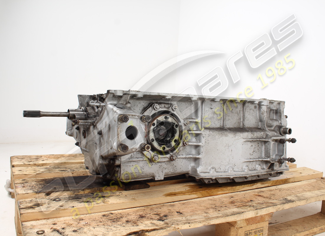 used ferrari complete gearbox (exchange). part number 126081 (3)