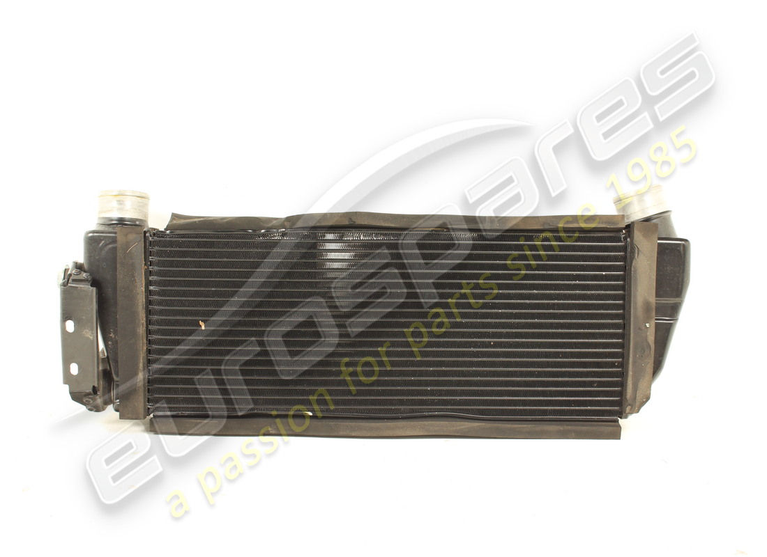 damaged ferrari lh intercooler. part number 748562 (1)