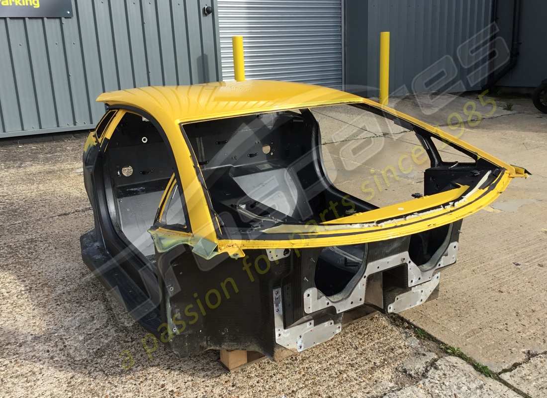 used eurospares aventador monocoque. part number eap1377688 (2)