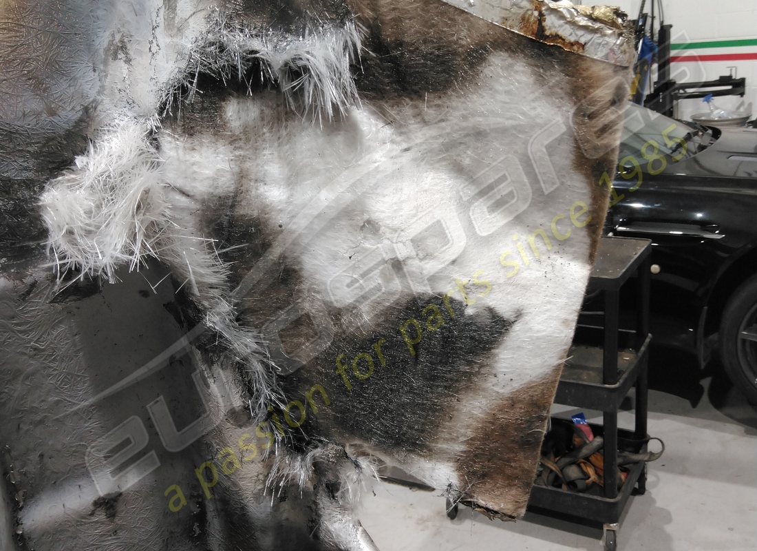 damaged ferrari tunnel insulation. part number 64699400 (2)