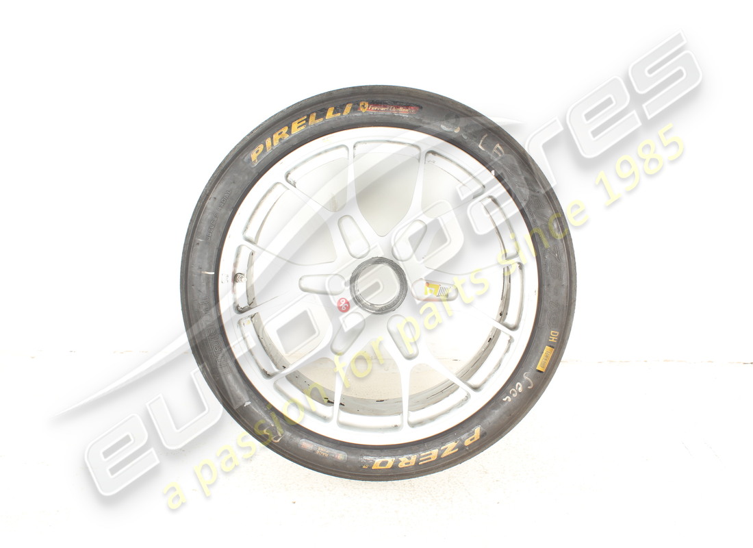 used ferrari front wheel. part number 341319 (1)